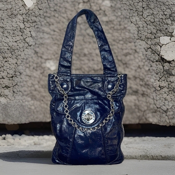 Marc Jacobs Handbags - Marc Jacobs Totally Turnlock Navy Crinkle Leather Flat Tote Shoulder Bag